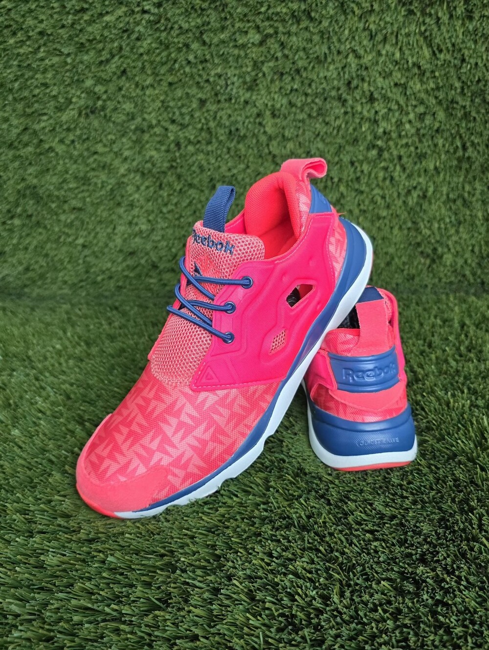 Reebok Classic Furylite Great Sneakers